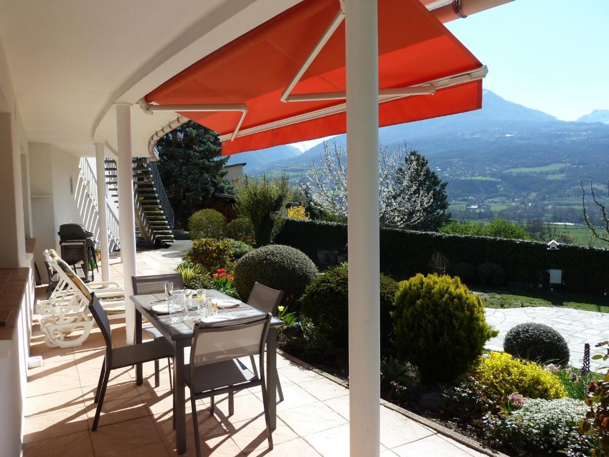 Vue Sur Les Montagnes Apartment Embrun Exterior photo