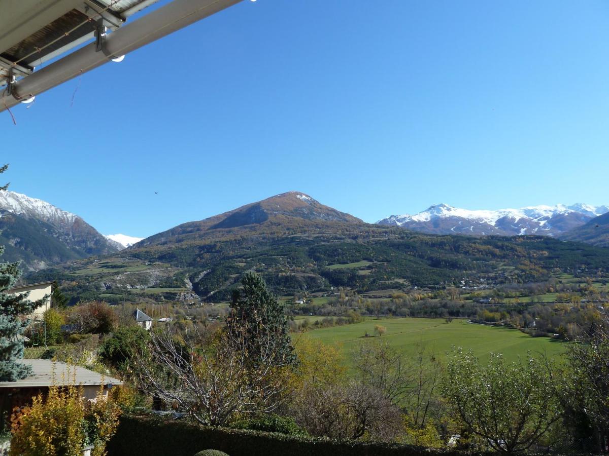 Vue Sur Les Montagnes Apartment Embrun Exterior photo