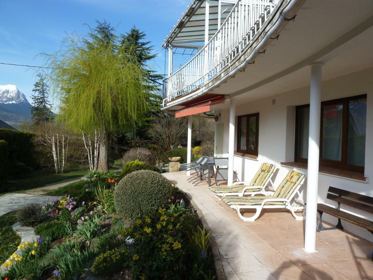 Vue Sur Les Montagnes Apartment Embrun Exterior photo