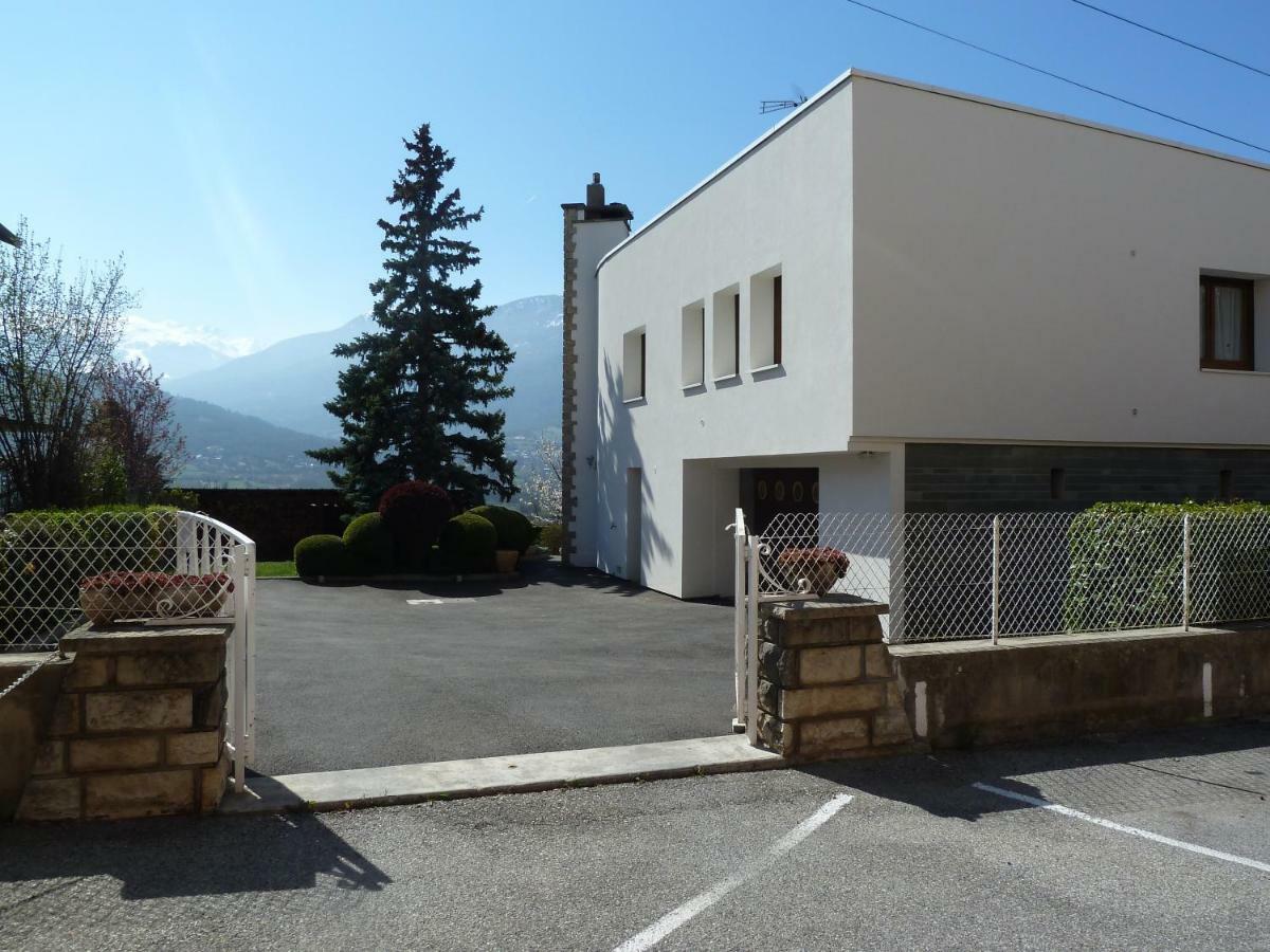 Vue Sur Les Montagnes Apartment Embrun Exterior photo